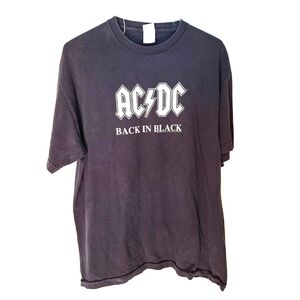 Vintage 2004 AC/DC Back In Black Graphic Men’s Size XL Rock T-Shirt Black